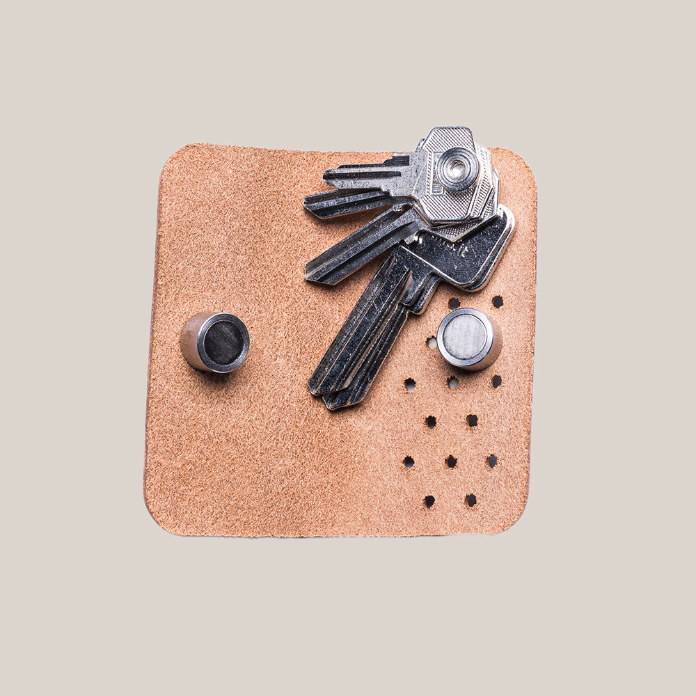 Cognac keynius With Black Screw